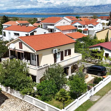 Schoenes In Strandnaehe - Sabunike Holiday home *